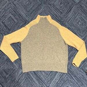 Autumn Cashmere 100% Cashmere Two-Tone Sweater in Gray and Tan